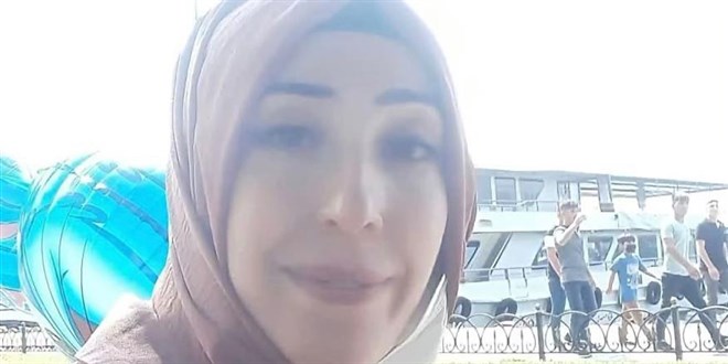 �ocuklar�n� kurtaran anne, minib�s�n alt�nda kalarak hayat�n� kaybetti - Son Dakika Haber