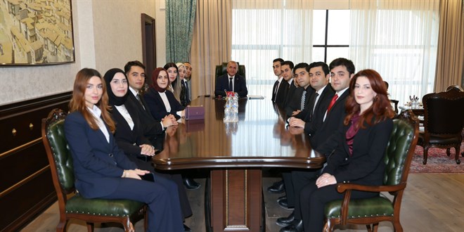 Valilik sosyal medya payla��m� tart��mas� g�ndem oldu