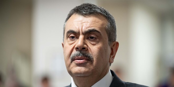 Ders kitaplar�nda Bakan Tekin foto�raf� var m�? - Son Dakika Haber