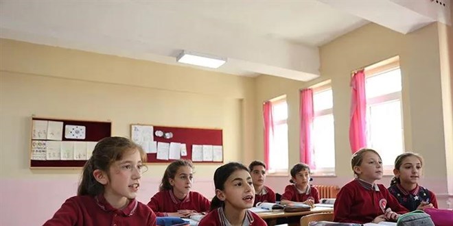 'E�itim harcamalar� art�yor, e�itsizlikler derinle�iyor'
