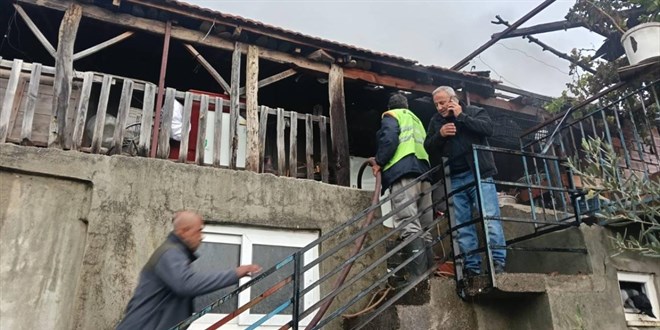 ��mineyi benzinle yakmak istedi, evi kullan�lamaz hale geldi