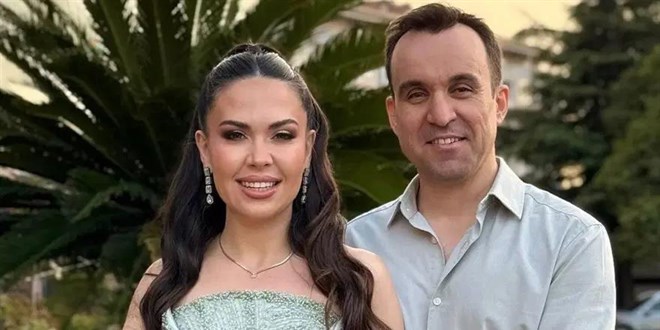 �zlem �z'�n 4,5 Milyon takip�ili Instagram hesab�na eri�im engeli - Son Dakika Haber