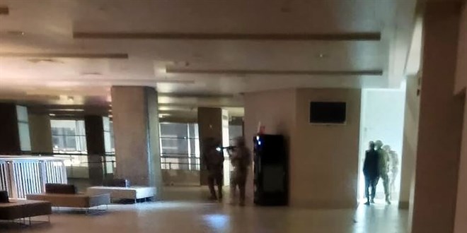 �stismar iddias�yla polise s���nan gen� k�z� hastanede vurmaya �al��an baba g�zalt�nda - Son Dakika Haber