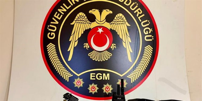 'Polis haber' ad�yla silah te�hiri yapan ��pheli g�zalt�na al�nd�