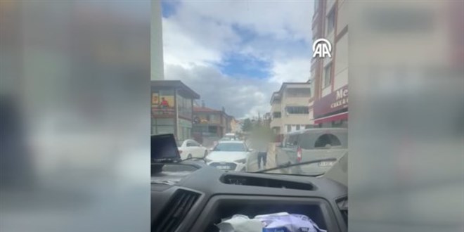 Trafikte yol tart��mas� pahal�ya patlad�: 180 bin lira ceza ald� - Son Dakika Haber