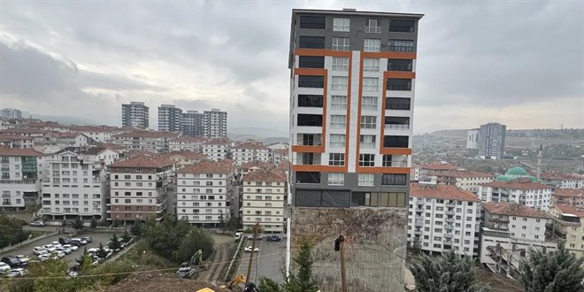 G�renler �a�k�na d�n�yor. Ankara'daki o bina tahliye edildi - Son Dakika Haber