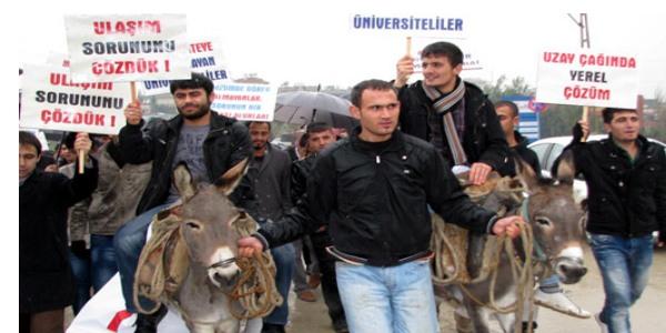 Üniversite öğrencilerinden eşekli eylem