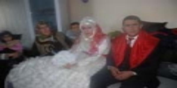Düğün konvoyu karda mahsur kaldı
