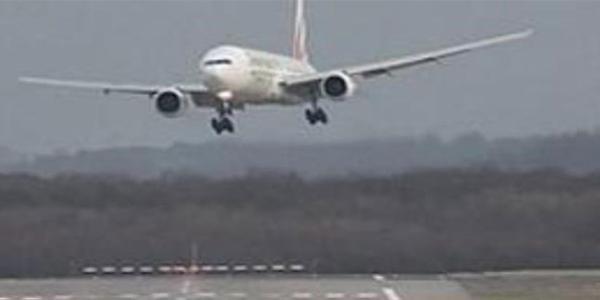 Gaziantep'e giden uçak, Adana'ya zorunlu iniş yaptı
