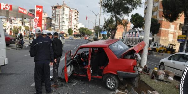 Nazilli'de trafik kazas�; 5 yaral�