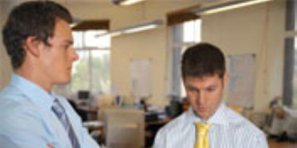 Amir, �ef'e hangi g�revleri veremez