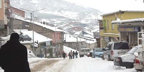 �elikhan'da okullar 1 g�n tatil edildi