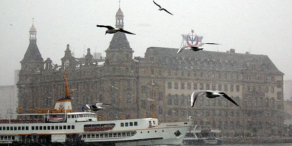 İstanbul'da eğitime kar engeli