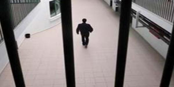 Üniversite öğrencilerine 4 yıl 7'şer ay hapis