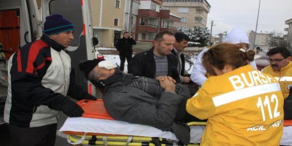 Bursa'da karla gelen kazalar: 4 yaralı