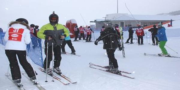 Polonyalı turistler Palandöken'de karın tadını çıkardı