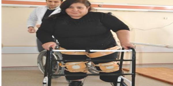 Felçli kadının, 50 yıl sonra ilk adım mutluluğu