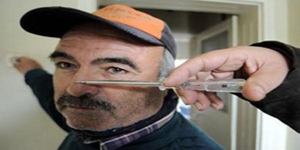 220 voltluk elektrik onu çarpmıyor