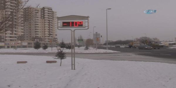 Kayseri'de hava sıcaklığı eksi 10 dereceye kadar düştü