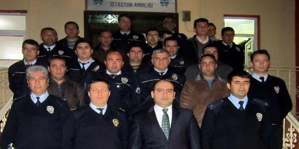 Başarılı polislere 'başarı belgesi' verildi