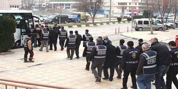 Polisten oto hırsızlığı şebekesine darbe