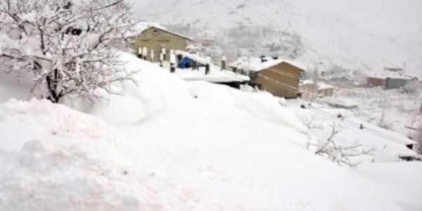 8 kişilik aileden haber alınamıyor