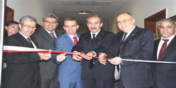 Merkez Adliye Sarayı'nda ilk açılışı avukatlar yaptı