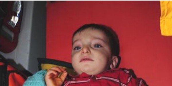 Kardan yolu kapanan k�ydeki hastalar askeri helikopterle kurtar�ld�