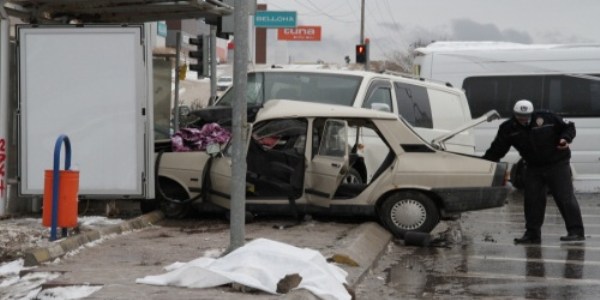 Ankara'da trafik kazası: 1 ölü, 3 yaralı