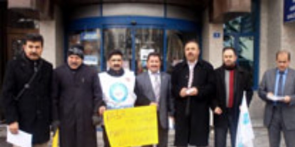 Diyanet Vakfı'na burs tepkisi