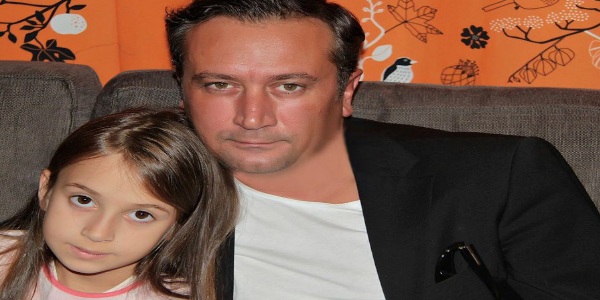 Evinde ölü bulunan öğretmen toprağa verildi