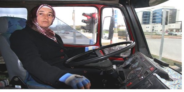 Hayali 'çöp kamyonu' sürmek