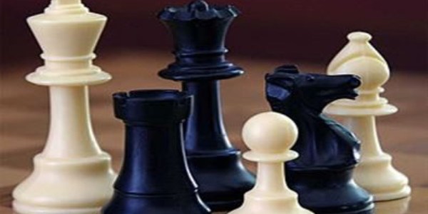 Geri dönüşümlü atık getirene satranç takımı hediye