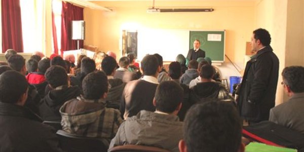 Öğrencilere verem anlatıldı