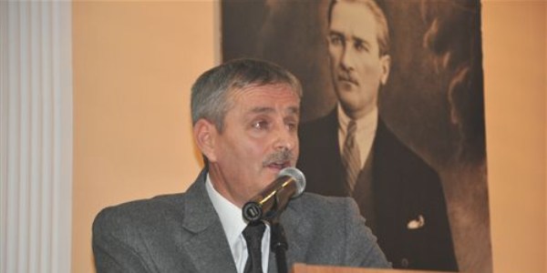 Aile E�itim Kursu'nda ba�ar�l� olanlar sertifikalar�n� ald�