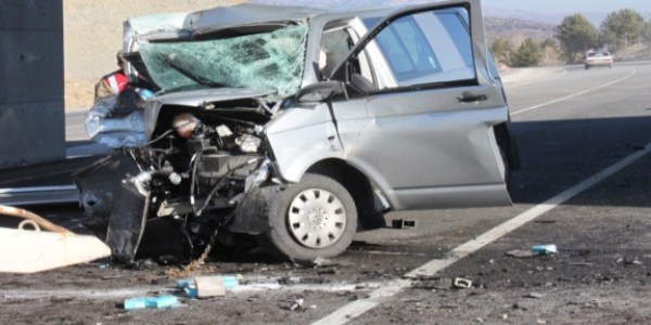 Tosya'da feci kaza: 2 ölü, 3 yaralı