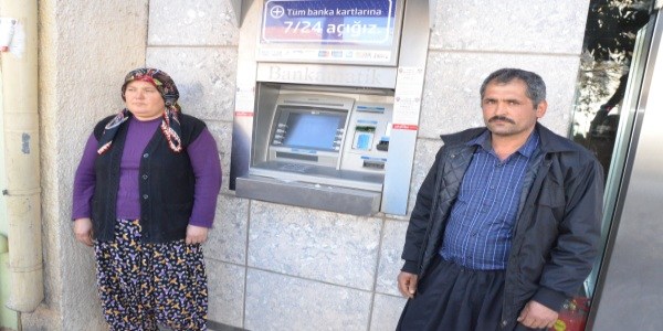 Tele dolandırıcı sahte komiser bu sefer baltayı taşa vurdu