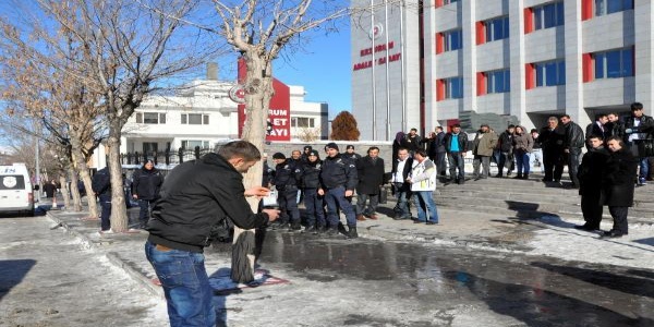 Mahkeme heyetini tehdit eden iki kardeş tutuklandı