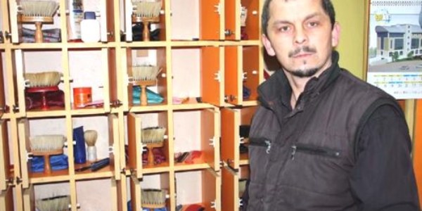 S�rekli m��terileri i�in ayr� malzeme kullan�yor