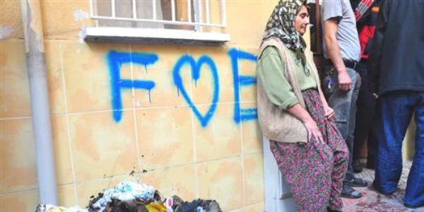 Kibritle oynayan çocuklar evi yakacaktı