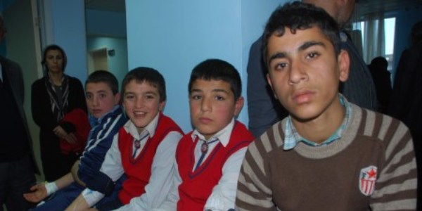 55 öğrenci gıda zehirlenmesi şüphesiyle hastanede