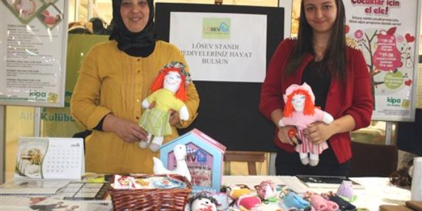 Lösemili çocukların sağlığına kavuşması için çalışıyorlar