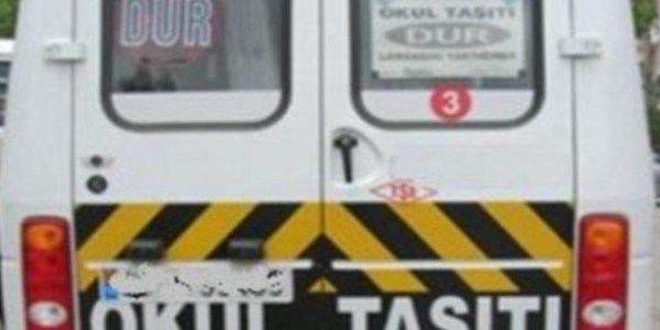 Ankara'da okul servisi devrildi: 17 yaral�