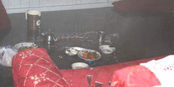 Elektrik  sobas�ndan ��kan yang�n evi k�l etti