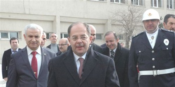 Bakan Akdağ, Polis Meslek Yüksek Okulu'nu ziyaret etti
