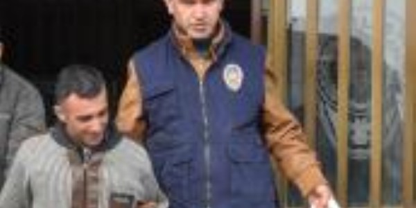 Aynı eve ikinci kez girince yakalandı