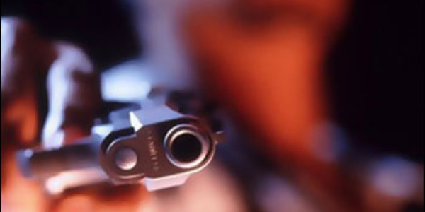 �ine'de silahl� kavga : 2 yaral�