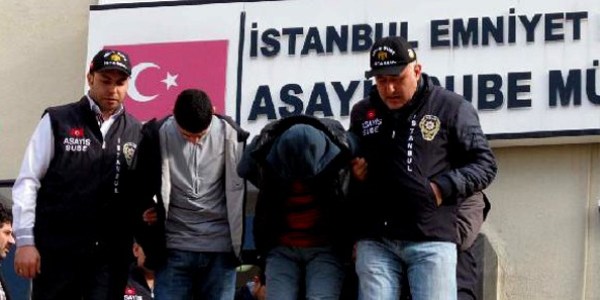 Otomobilden rastgele ateş açıldı: 1 ölü