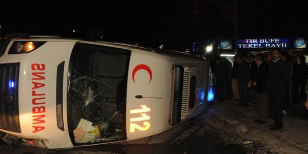 Konya'da ambulans kazas:5 yaral