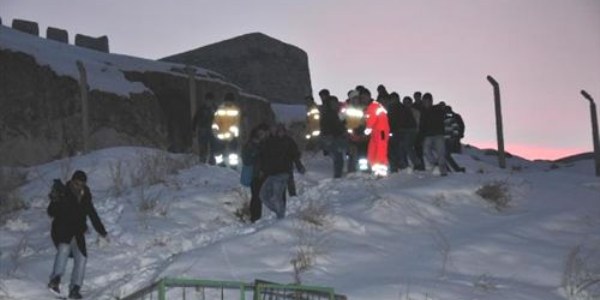 Hamile kad�n �lmek istedi